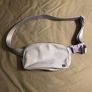 Lululemon everywhere belt bag